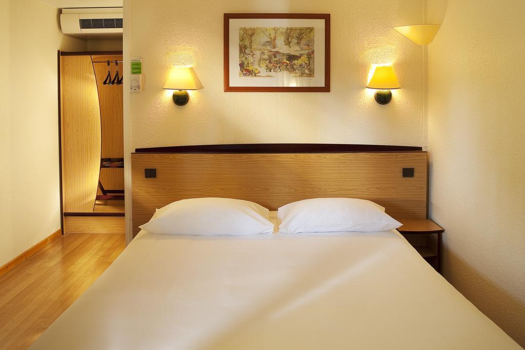 Kyriad Rouen Sud - Oissel Сент-Етьєнн-дю-Рувре Номер фото